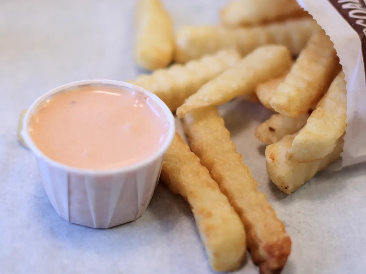 The iconic fry sauce, a creamy blend of mayo and ketchup