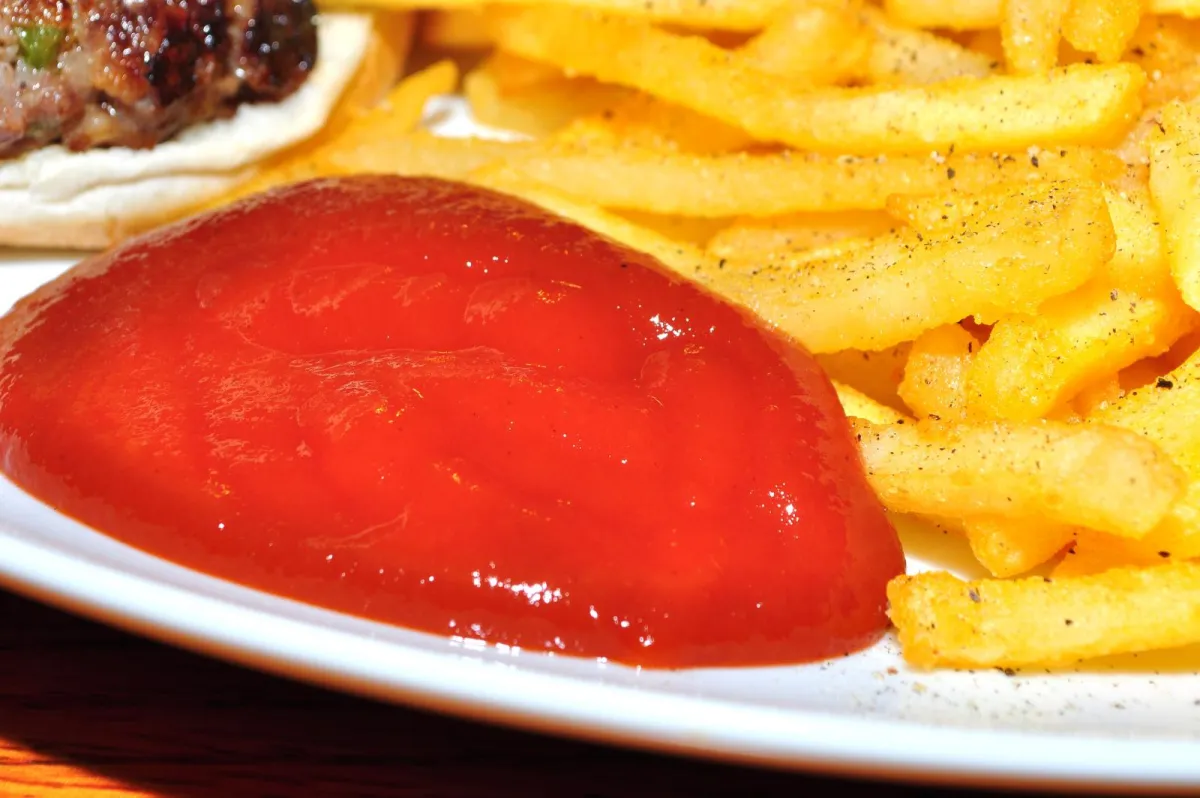 Catsup vs Ketchup Taste and Ingredients: Is There a Difference?