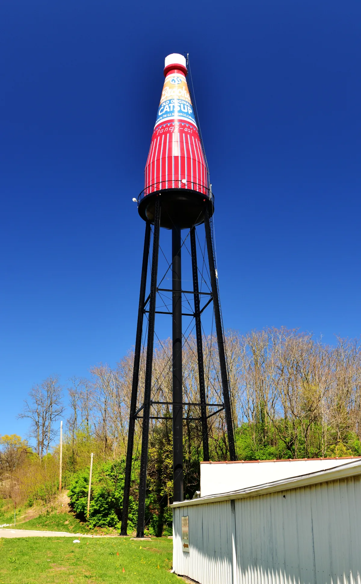 The World’s Largest Catsup Bottle: Brooks Catsup Bottle Water Tower in Collinsville